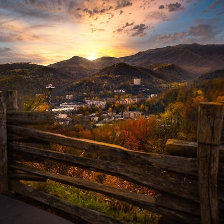 Four Bears Den, Hot Tub, 1089 Of Free Attraction Tickets For Each Paid Day, Dollywood And More Gatlinburg Esterno foto