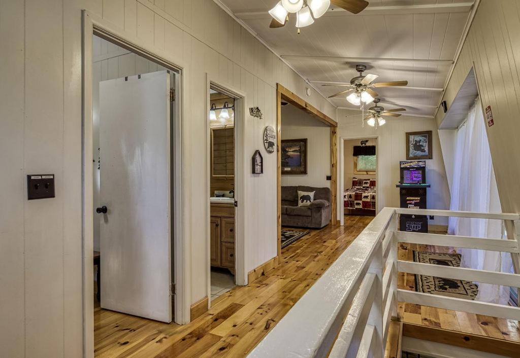 Four Bears Den, Hot Tub, 1089 Of Free Attraction Tickets For Each Paid Day, Dollywood And More Gatlinburg Esterno foto