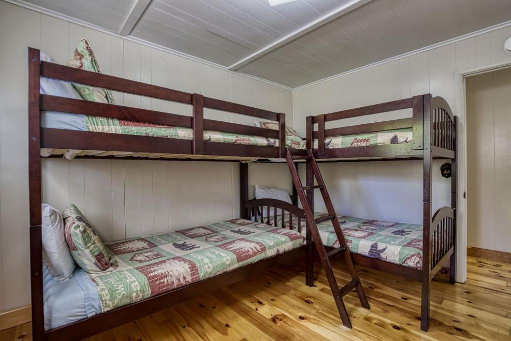Four Bears Den, Hot Tub, 1089 Of Free Attraction Tickets For Each Paid Day, Dollywood And More Gatlinburg Esterno foto