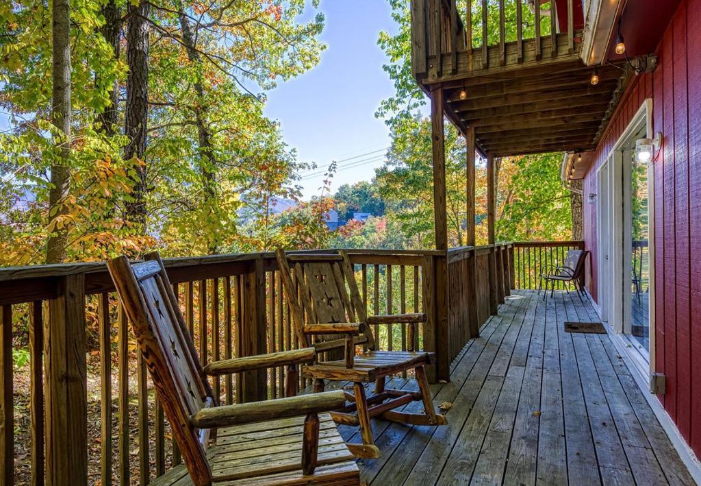 Four Bears Den, Hot Tub, 1089 Of Free Attraction Tickets For Each Paid Day, Dollywood And More Gatlinburg Esterno foto