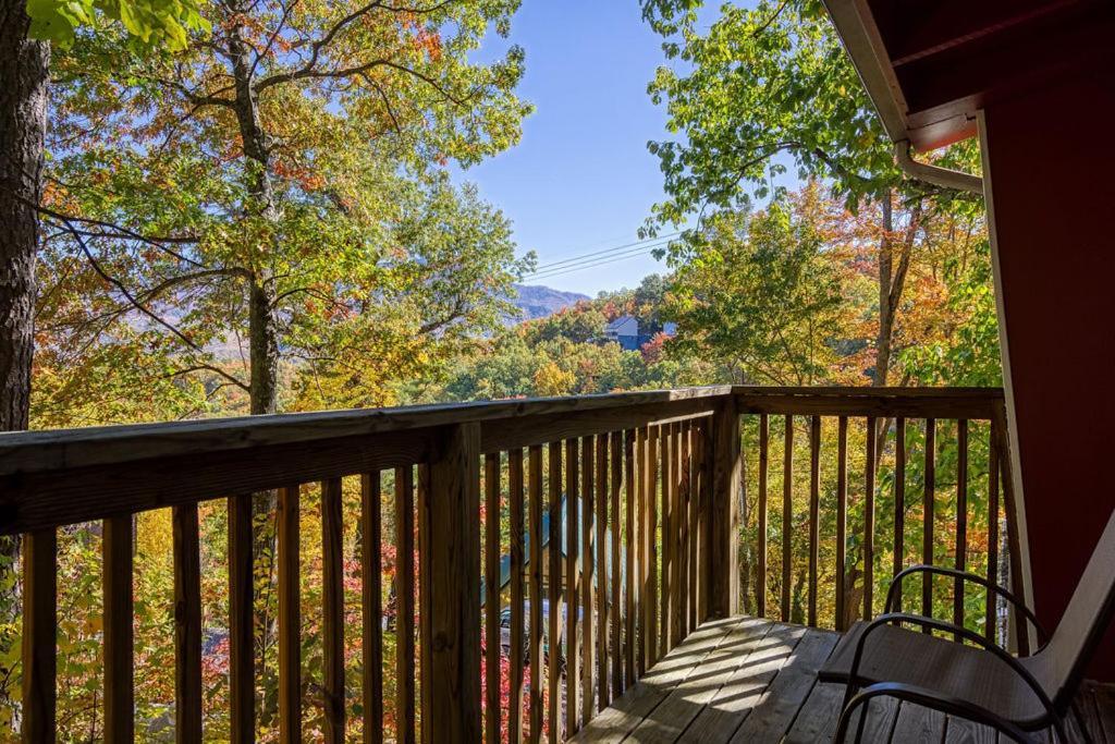 Four Bears Den, Hot Tub, 1089 Of Free Attraction Tickets For Each Paid Day, Dollywood And More Gatlinburg Esterno foto
