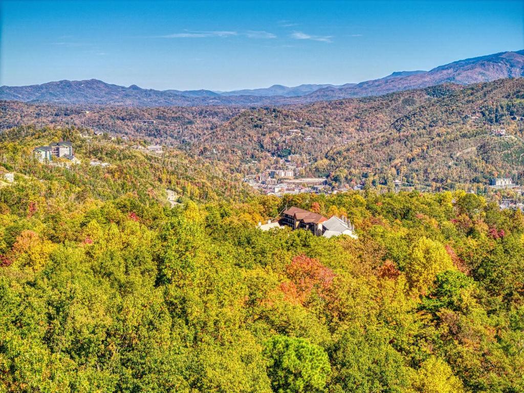 Four Bears Den, Hot Tub, 1089 Of Free Attraction Tickets For Each Paid Day, Dollywood And More Gatlinburg Esterno foto