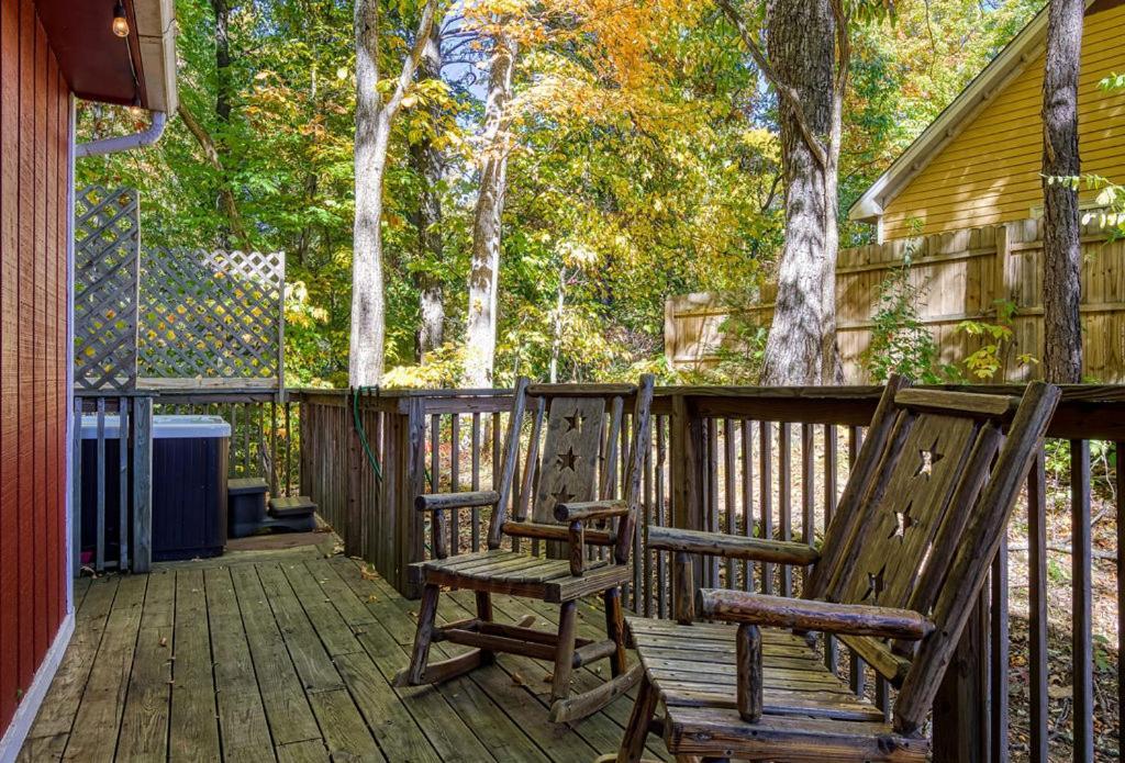 Four Bears Den, Hot Tub, 1089 Of Free Attraction Tickets For Each Paid Day, Dollywood And More Gatlinburg Esterno foto